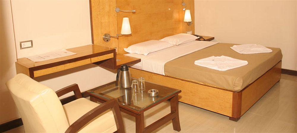 Hotel Kanishka Phg Bangalore Esterno foto